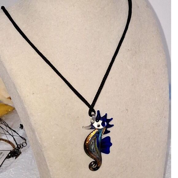 Art Glass Seahorse Pendant Necklace Beachy Seaside Marine Animal Figurine - Picture 2 of 9